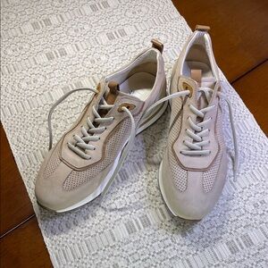 Men’s Lace-Up Sneakers Size 45 (US 11.5 or 12)